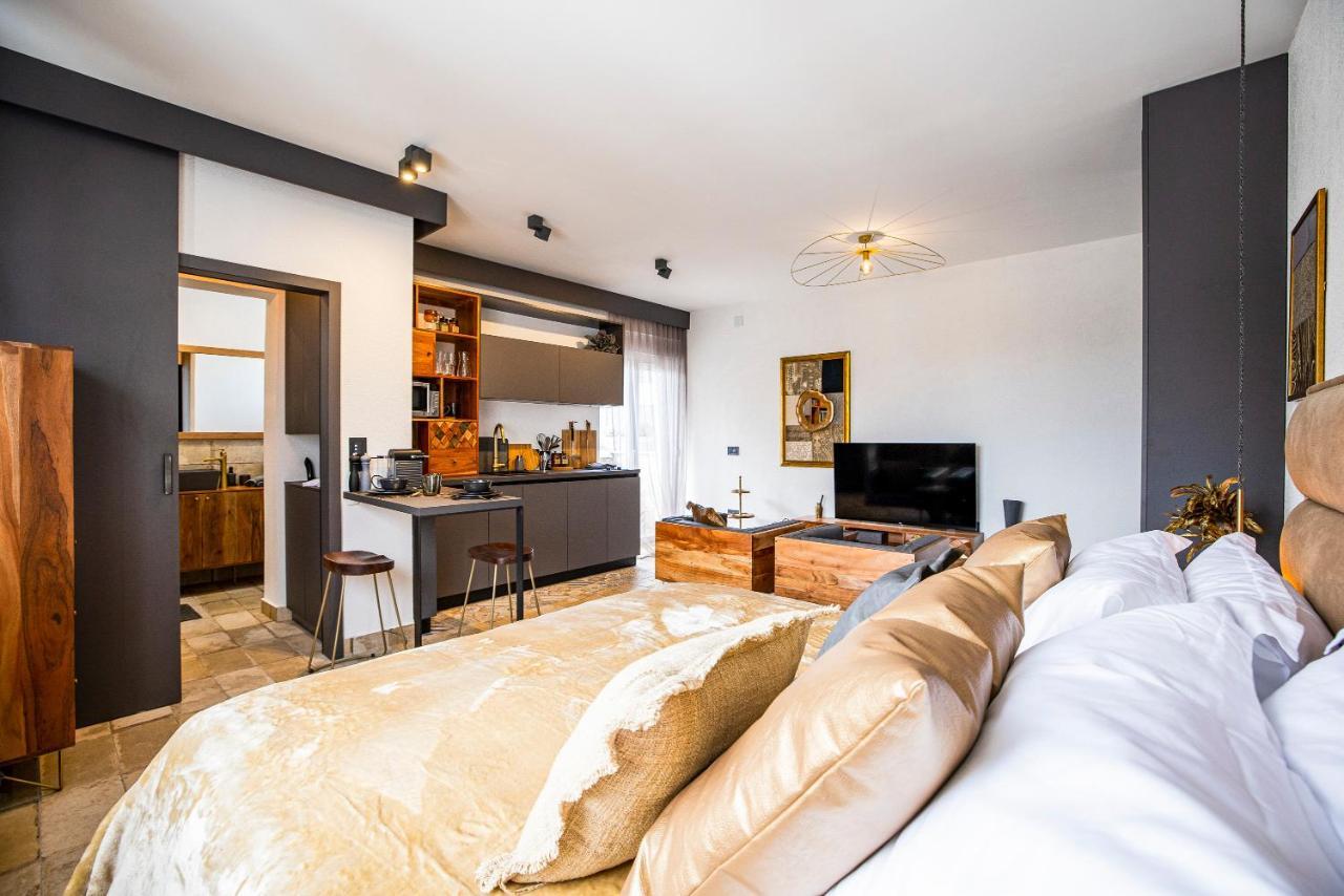 Ika Boutique Luxury Apartments زادار المظهر الخارجي الصورة