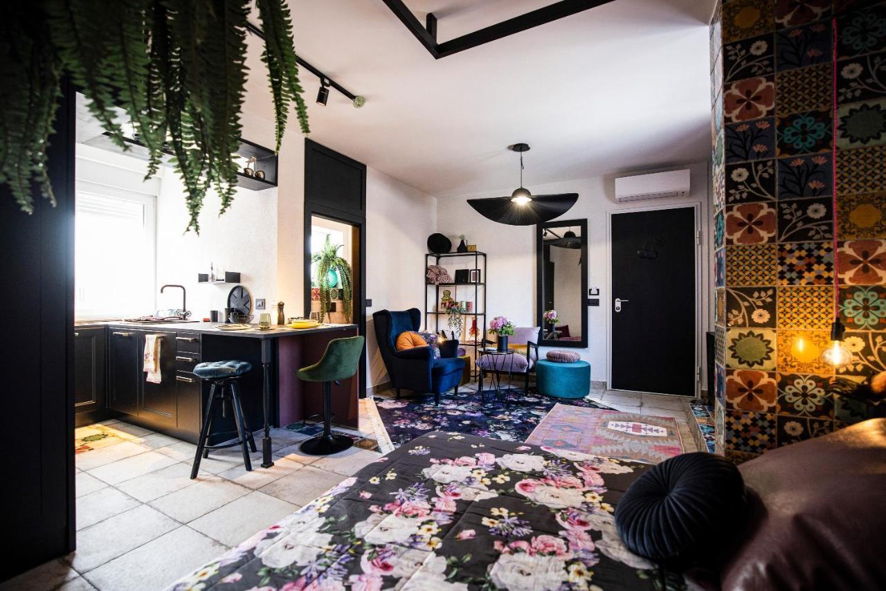 Ika Boutique Luxury Apartments زادار المظهر الخارجي الصورة